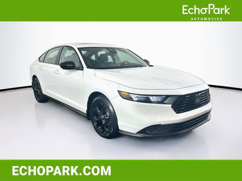 Used 2025 Honda Accord SE image 1