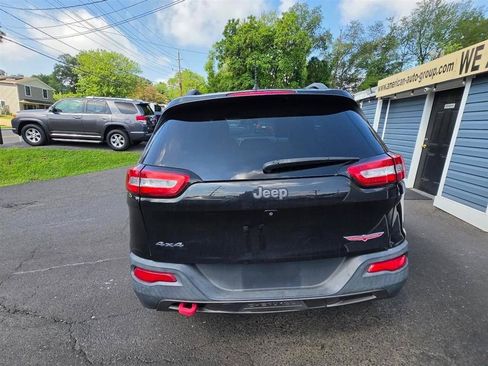 Used 2016 Jeep Cherokee Trailhawk w/ Cold Weather Group AWD/4WD image 7