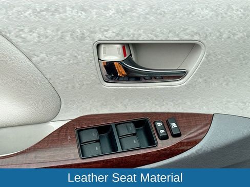 Used 2014 Toyota Sienna XLE image 21