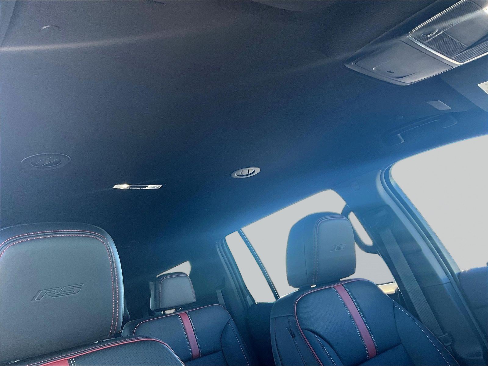 New 2027 Chevrolet Traverse RS w/ LPO, Floor Liner Package FWD image 13