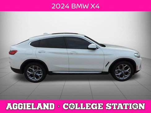 Used 2024 BMW X4 xDrive30i w/ Parking Assistance Package AWD/4WD image 2