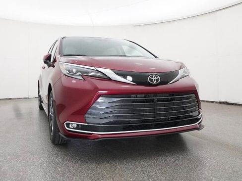 New 2026 Toyota Sienna Platinum image 30