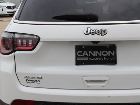 Used 2024 Jeep Compass Latitude AWD/4WD image 5