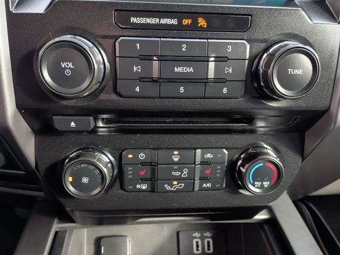 Used 2016 Ford F150 XLT w/ Equipment Group 302A Luxury image 21