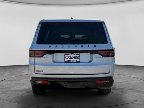 Used 2024 Jeep Wagoneer Series II AWD/4WD image 8
