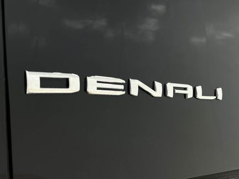 Used 2021 GMC Yukon XL Denali w/ Denali Premium Package AWD/4WD image 48