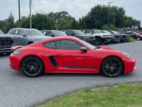 Used 2023 Porsche 718 Cayman w/ 718 T Interior Package RWD image 12