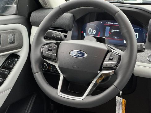 New 2026 Ford Explorer Platinum w/ LUX Leather Package image 8