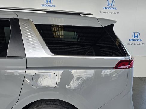 Used 2024 Kia Carnival LX image 57