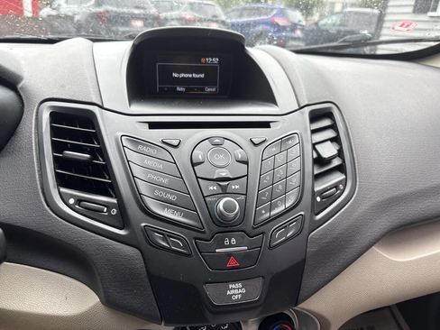 Used 2019 Ford Fiesta SE image 18