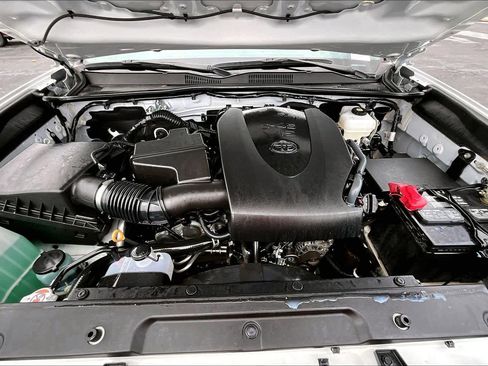 Used 2023 Toyota Tacoma TRD Off-Road image 31