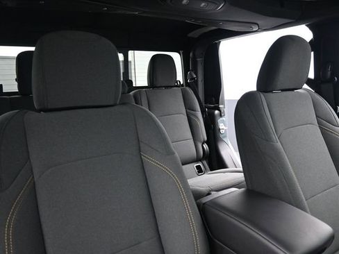 Used 2024 Jeep Gladiator Sport image 22