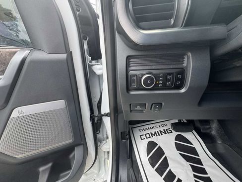 Used 2025 Ford F250 Lariat AWD/4WD image 15