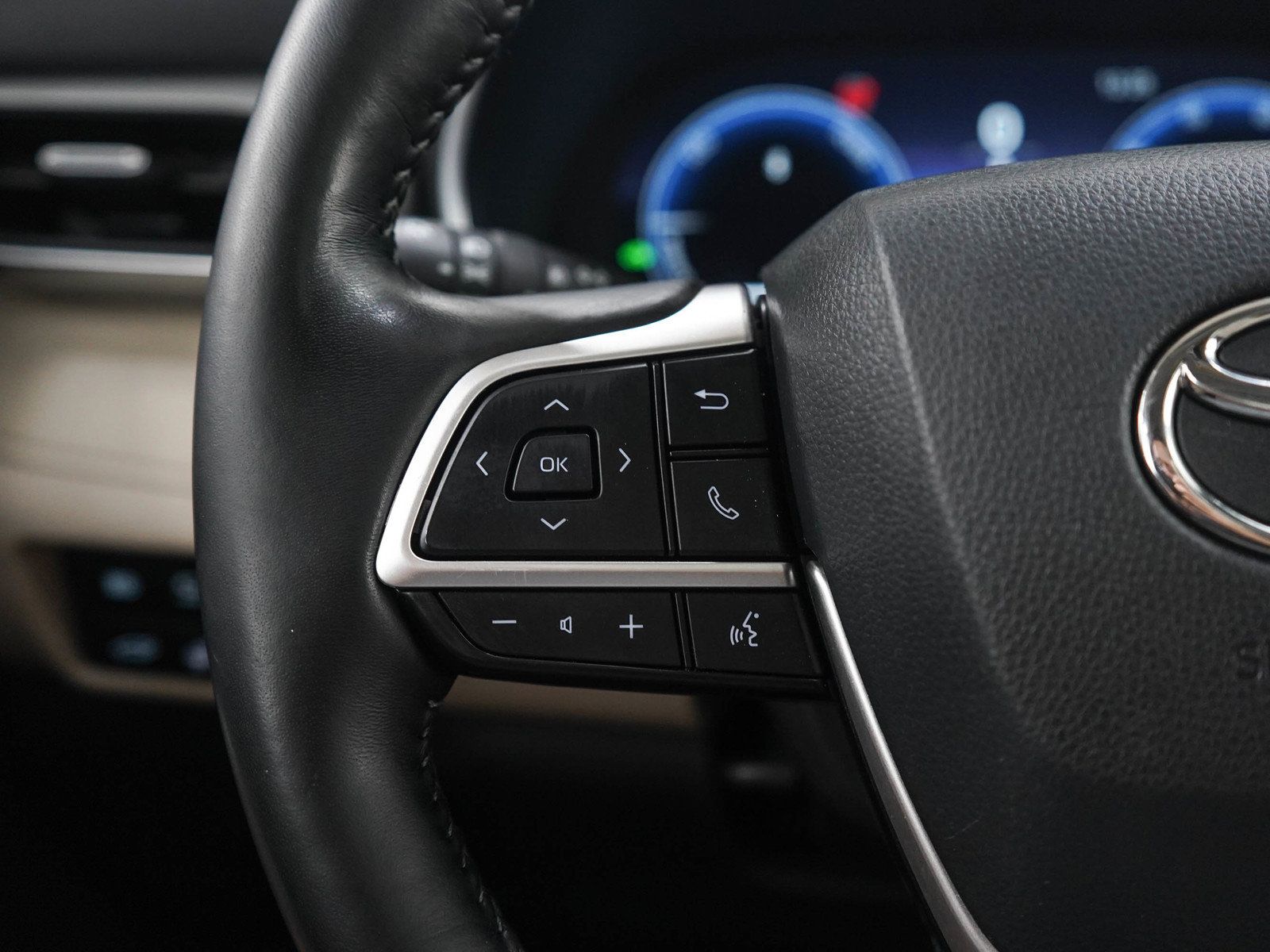 Used 2023 Toyota Highlander Platinum AWD/4WD image 27
