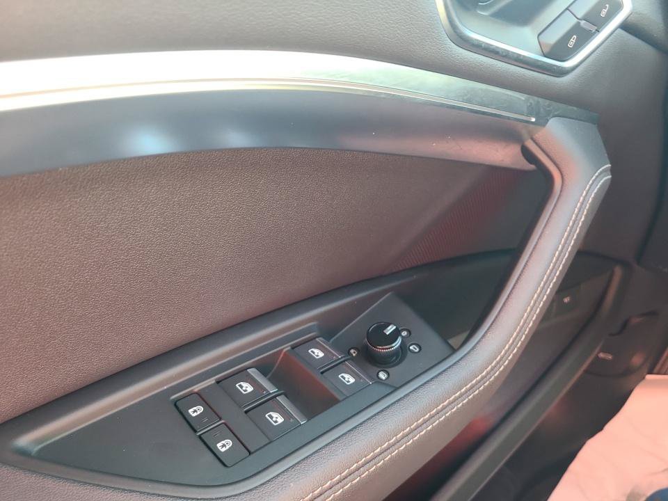 Used 2024 Audi Q8 e-tron Premium AWD/4WD image 32