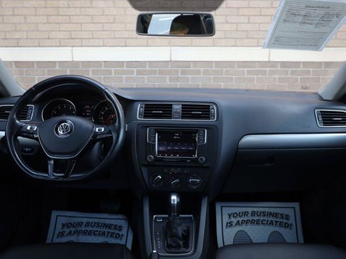 Used 2017 Volkswagen Jetta SE FWD image 28
