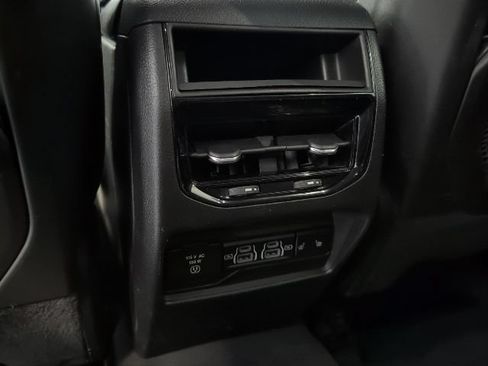 Used 2023 Jeep Grand Cherokee Limited AWD/4WD image 31