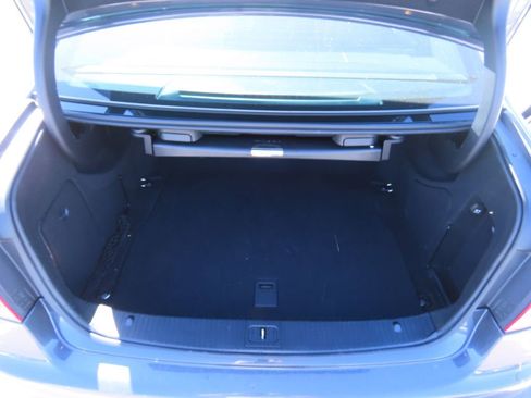 Used 2014 Mercedes-Benz E 350 4MATIC Sedan image 12