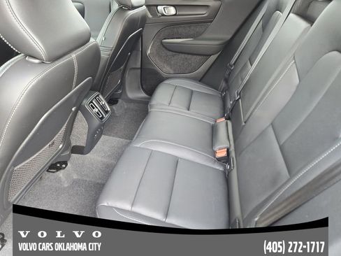 Certified 2025 Volvo XC40 B5 Core AWD/4WD image 24