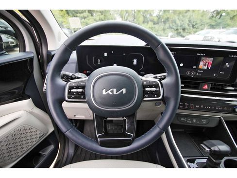 Used 2025 Kia Carnival SX Prestige FWD image 14