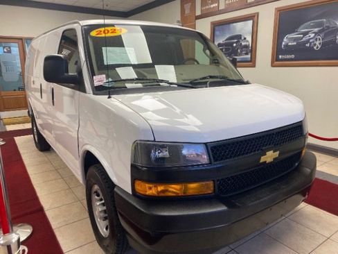 Used 2021 Chevrolet Express 2500 w/ Safety Package image 16