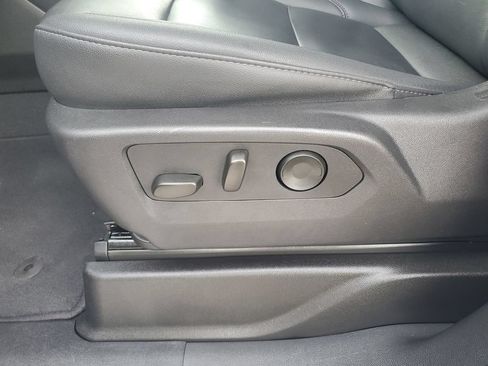 Used 2025 Chevrolet Tahoe Z71 AWD/4WD image 16