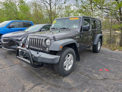 Used 2017 Jeep Wrangler Unlimited Sport w/ Quick Order Package 23S AWD/4WD image 7