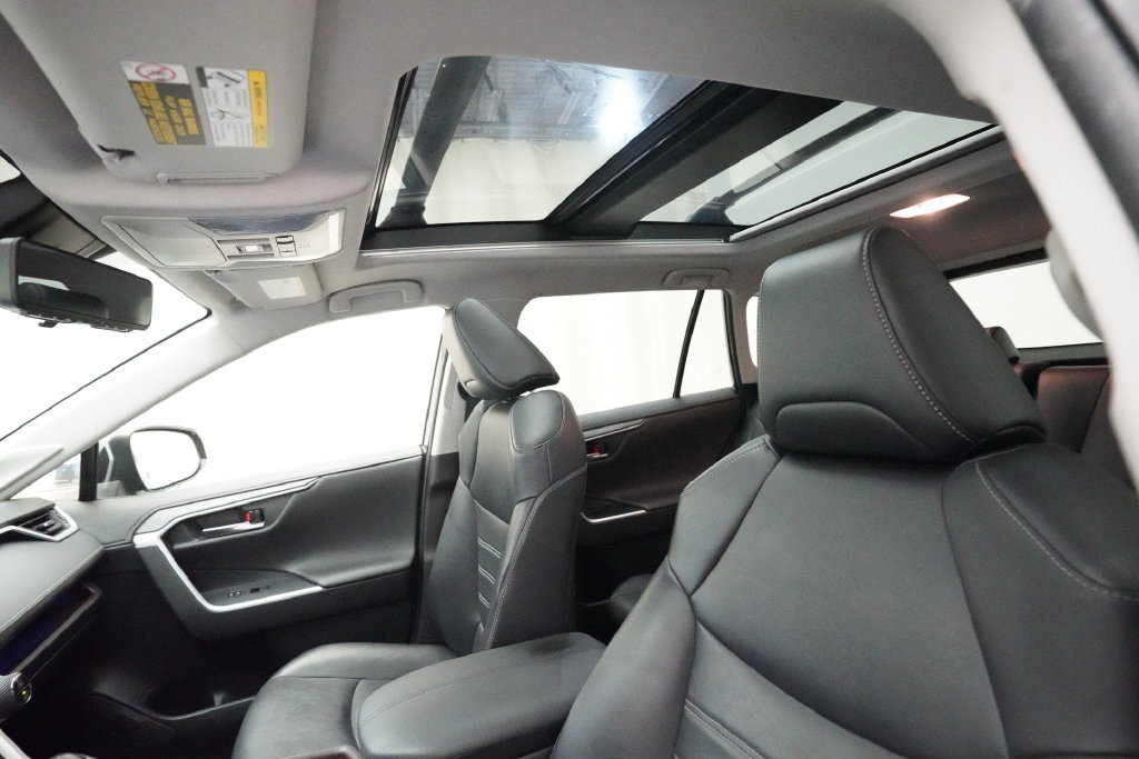 Used 2019 Toyota RAV4 Limited AWD/4WD image 31