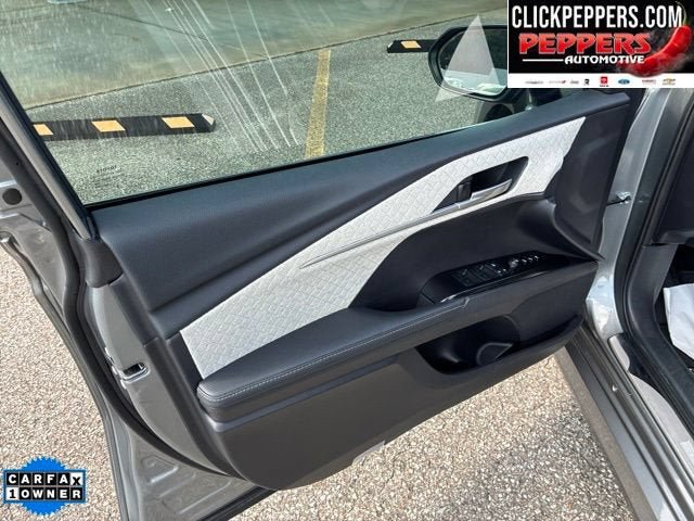 Used 2025 Toyota Camry XLE w/ Premium Plus Package AWD/4WD image 11