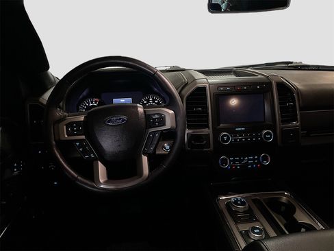 Used 2021 Ford Expedition XLT image 24