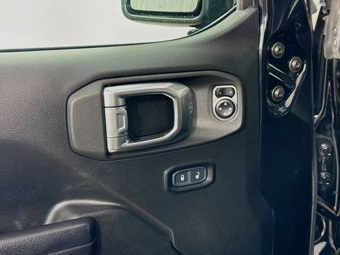 Used 2023 Jeep Wrangler Unlimited Rubicon w/ Cold Weather Group image 18