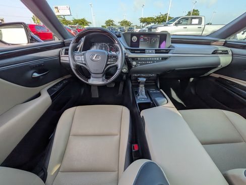 Used 2021 Lexus ES 250 w/ Premium Package AWD/4WD image 12