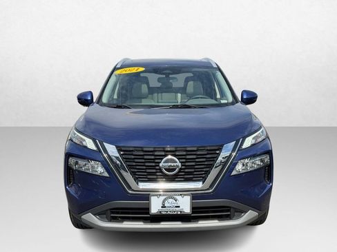Used 2021 Nissan Rogue SV w/ Premium Package image 12