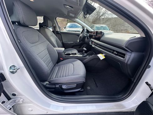 New 2025 Kia K4 EX image 19