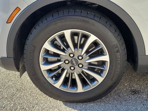 Used 2023 Lincoln Nautilus AWD w/ Premium Package image 13