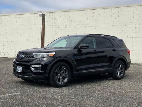 Certified 2024 Ford Explorer XLT w/ Equipment Group 202A image 2