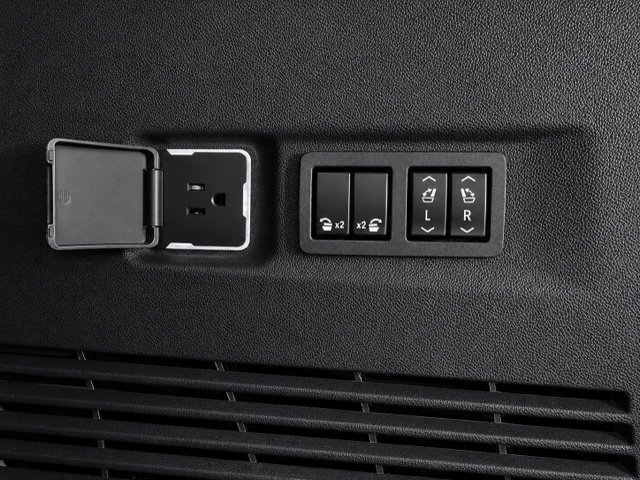 Used 2024 GMC Yukon XL Denali Ultimate AWD/4WD image 26
