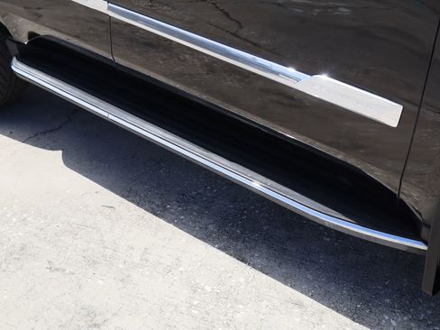 Used 2015 Cadillac Escalade Luxury image 11