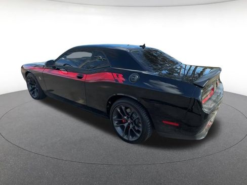Used 2021 Dodge Challenger R/T Scat Pack RWD image 11