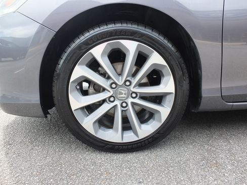 Used 2015 Honda Accord Sport image 9