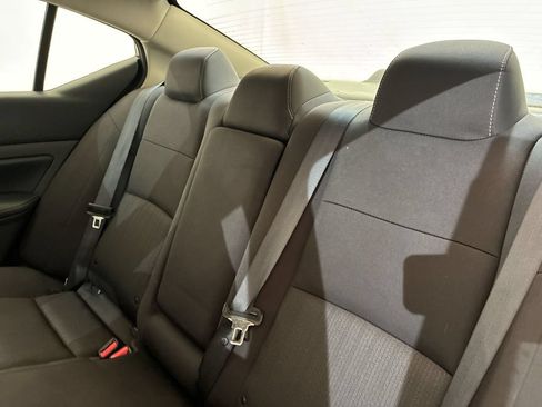 Used 2024 Nissan Altima 2.5 SV FWD image 11
