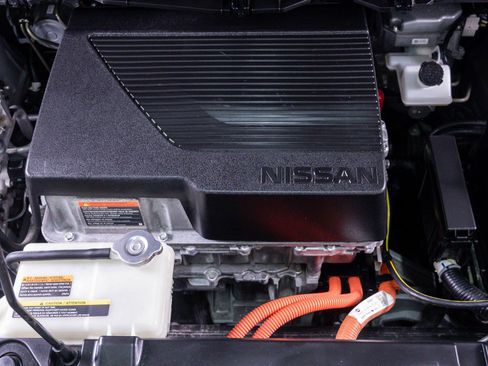 Used 2022 Nissan Leaf SV Plus FWD image 7