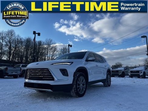 Used 2025 Buick Enclave Preferred image 2