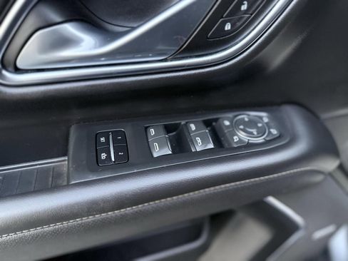 Used 2022 Chevrolet Suburban Premier w/ Premium Package image 22