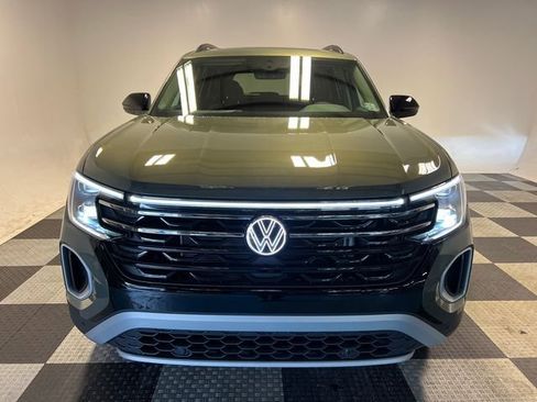 New 2026 Volkswagen Atlas Peak Edition AWD/4WD image 2