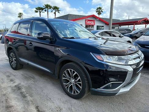 Used 2017 Mitsubishi Outlander GT AWD/4WD image 5