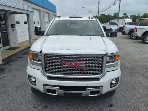 Used 2015 GMC Sierra 2500 Denali w/ Duramax Plus Package AWD/4WD image 7