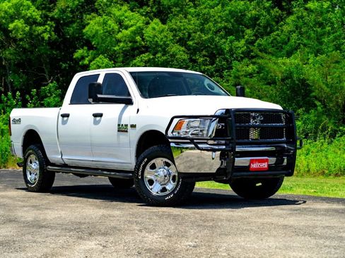 Used 2017 RAM 2500 Tradesman w/ Chrome Appearance Group AWD/4WD image 2