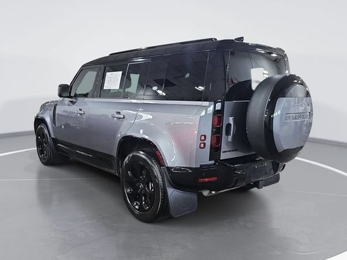 Used 2024 Land Rover Defender 110 X-Dynamic SE AWD/4WD image 6