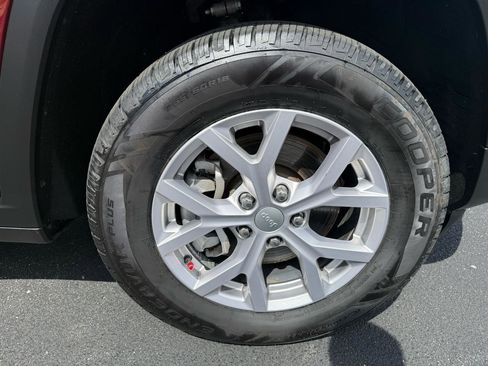 Used 2022 Jeep Grand Cherokee L Limited AWD/4WD image 38